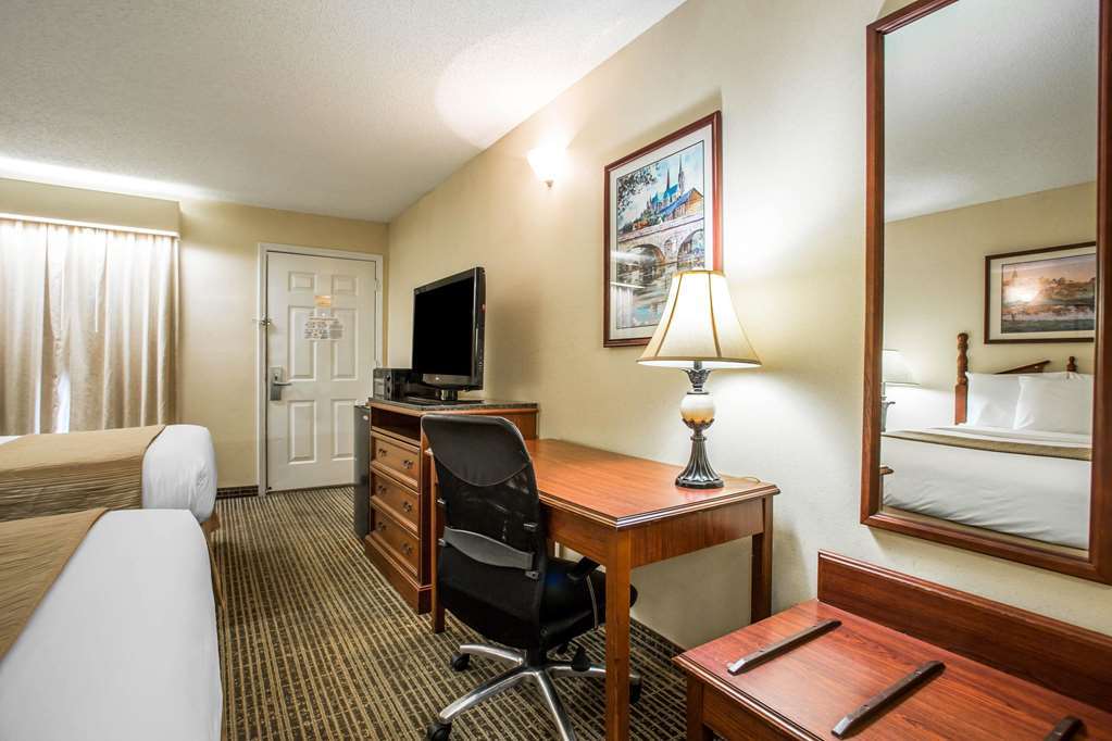 Quality Inn Cheraw Room photo