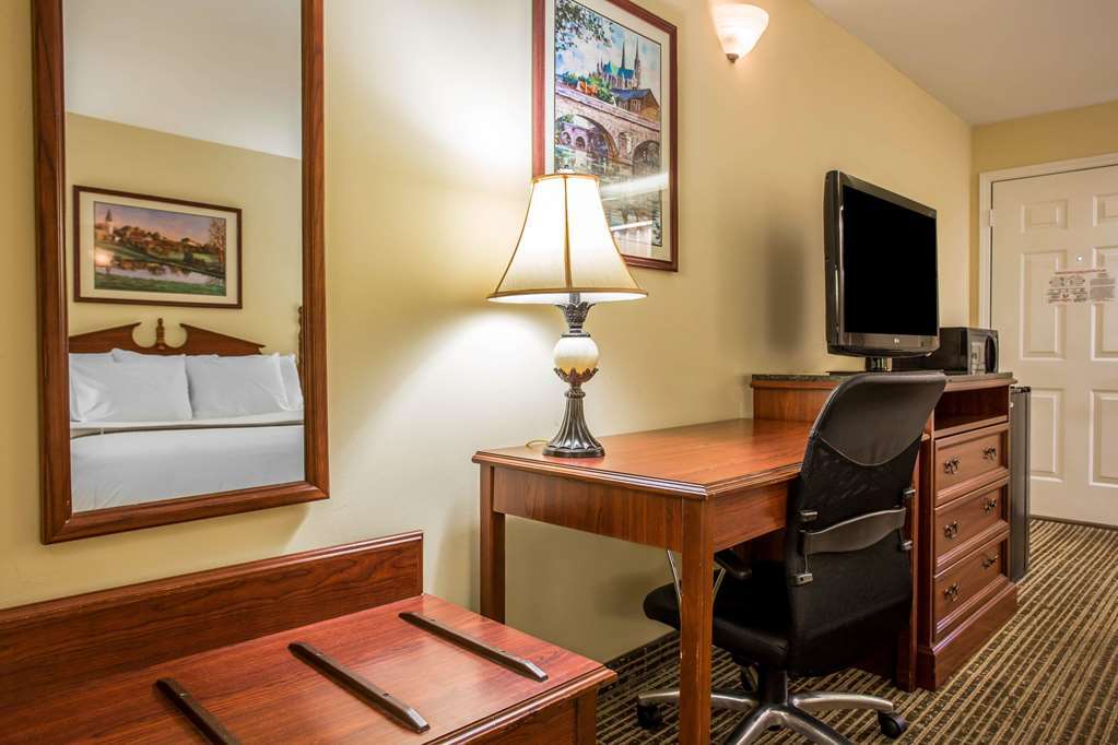 Quality Inn Cheraw Room photo